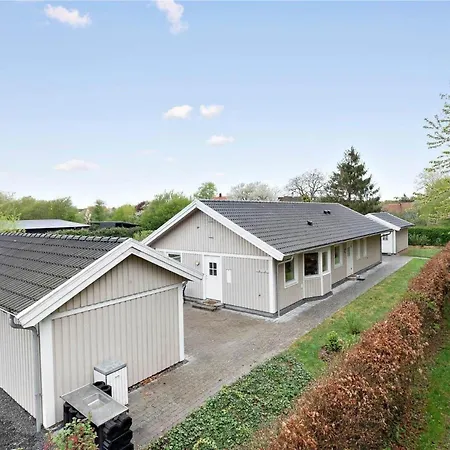 Ll235-tranekaer-kronens-have-13 別荘 *