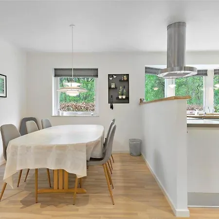 Ll235-tranekaer-kronens-have-13 * Tranekær